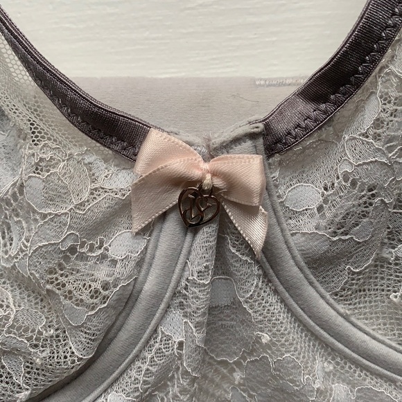 Lace bra in a bralette style - Picture 2 of 4